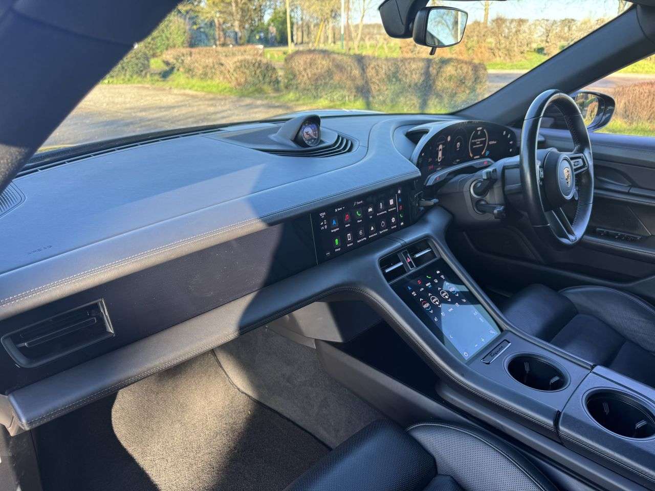 2020 PORSCHE TAYCAN 2020 PORSCHE TAYCAN