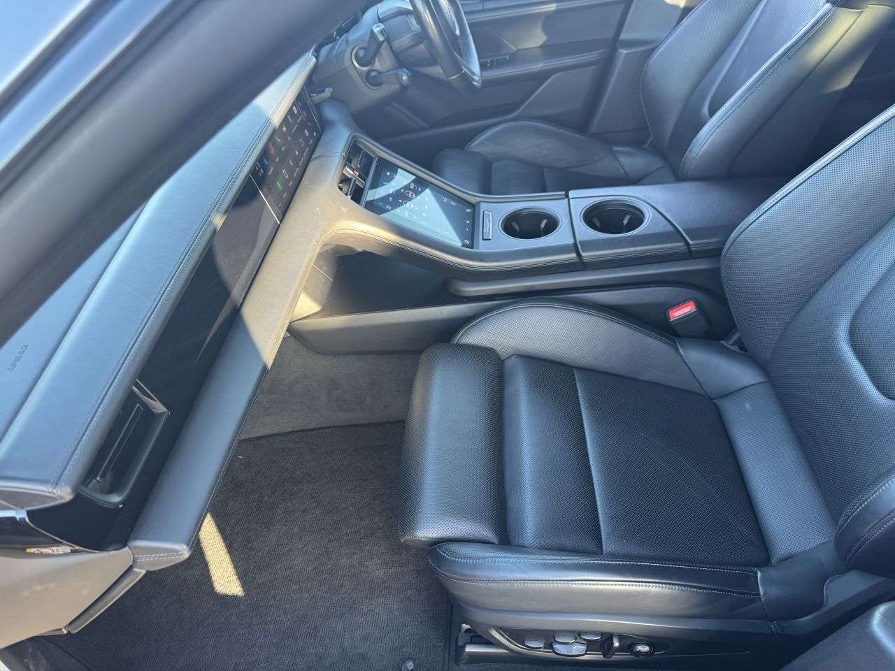 2020 PORSCHE TAYCAN 2020 PORSCHE TAYCAN