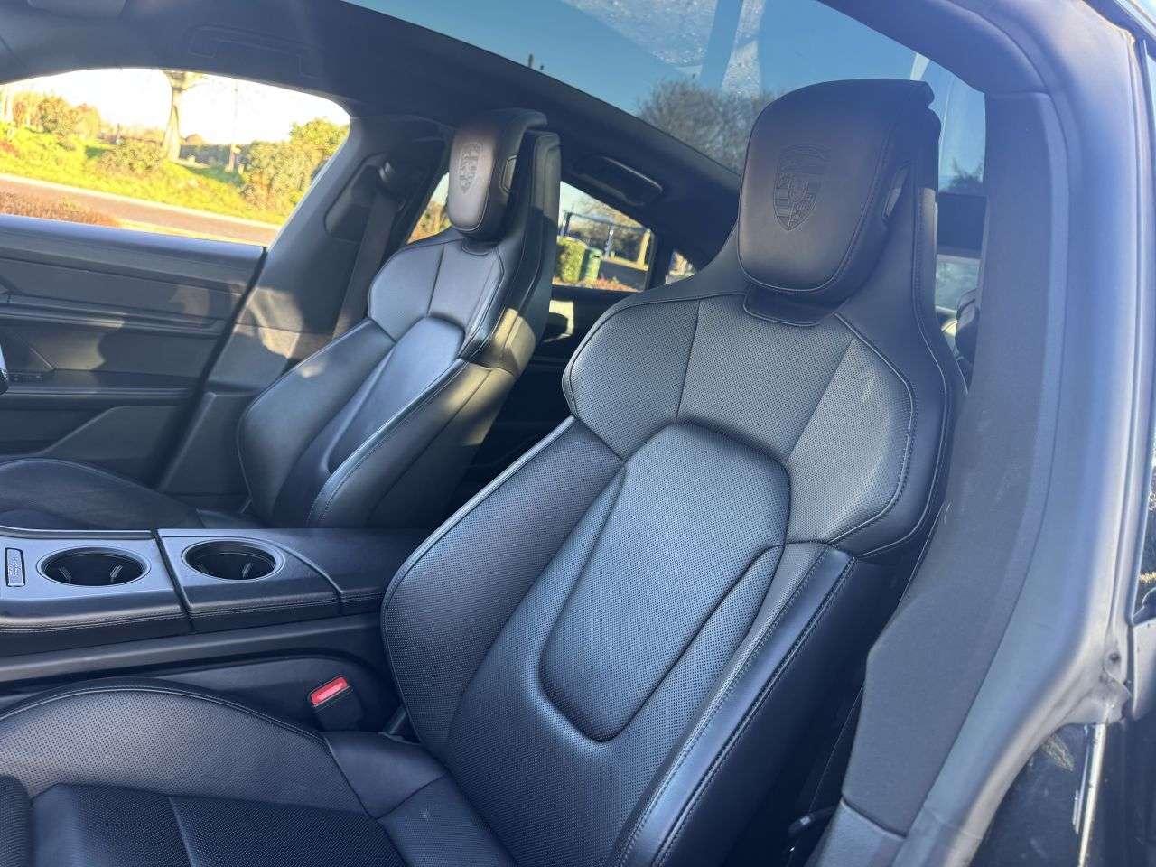 2020 PORSCHE TAYCAN 2020 PORSCHE TAYCAN