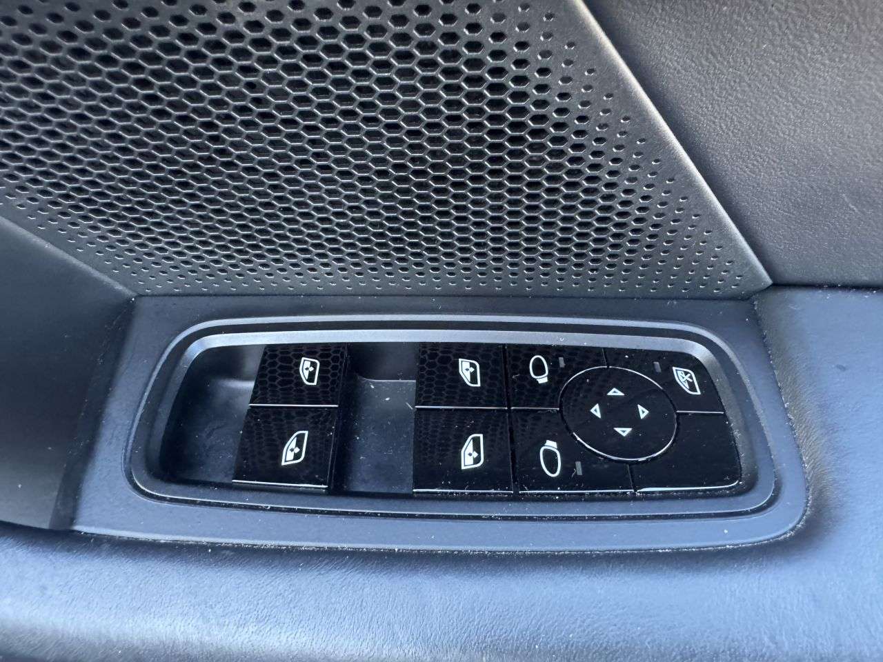 2020 PORSCHE TAYCAN 2020 PORSCHE TAYCAN