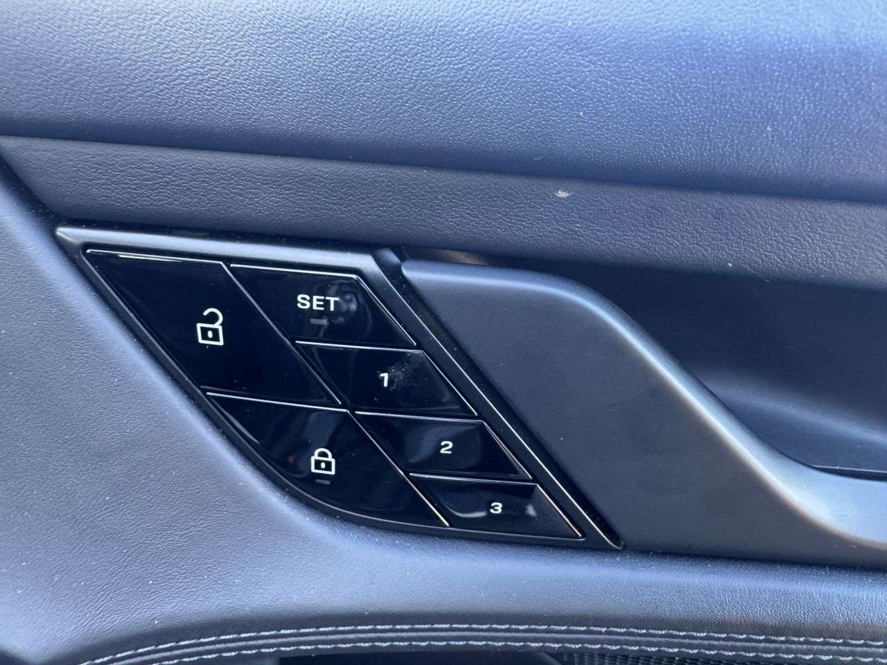 2020 PORSCHE TAYCAN 2020 PORSCHE TAYCAN