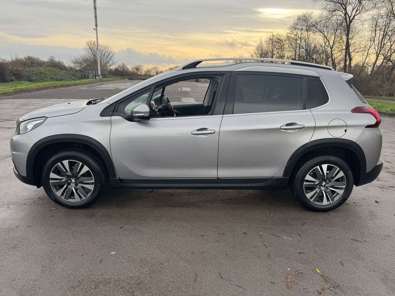 2019 PEUGEOT 2008 2019 PEUGEOT 2008