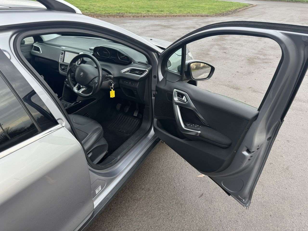 2019 PEUGEOT 2008 2019 PEUGEOT 2008