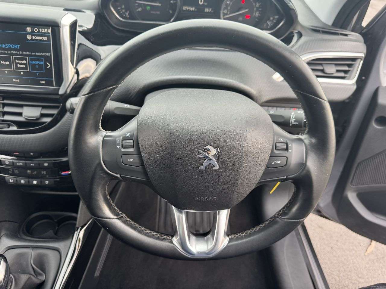 2019 PEUGEOT 2008 2019 PEUGEOT 2008