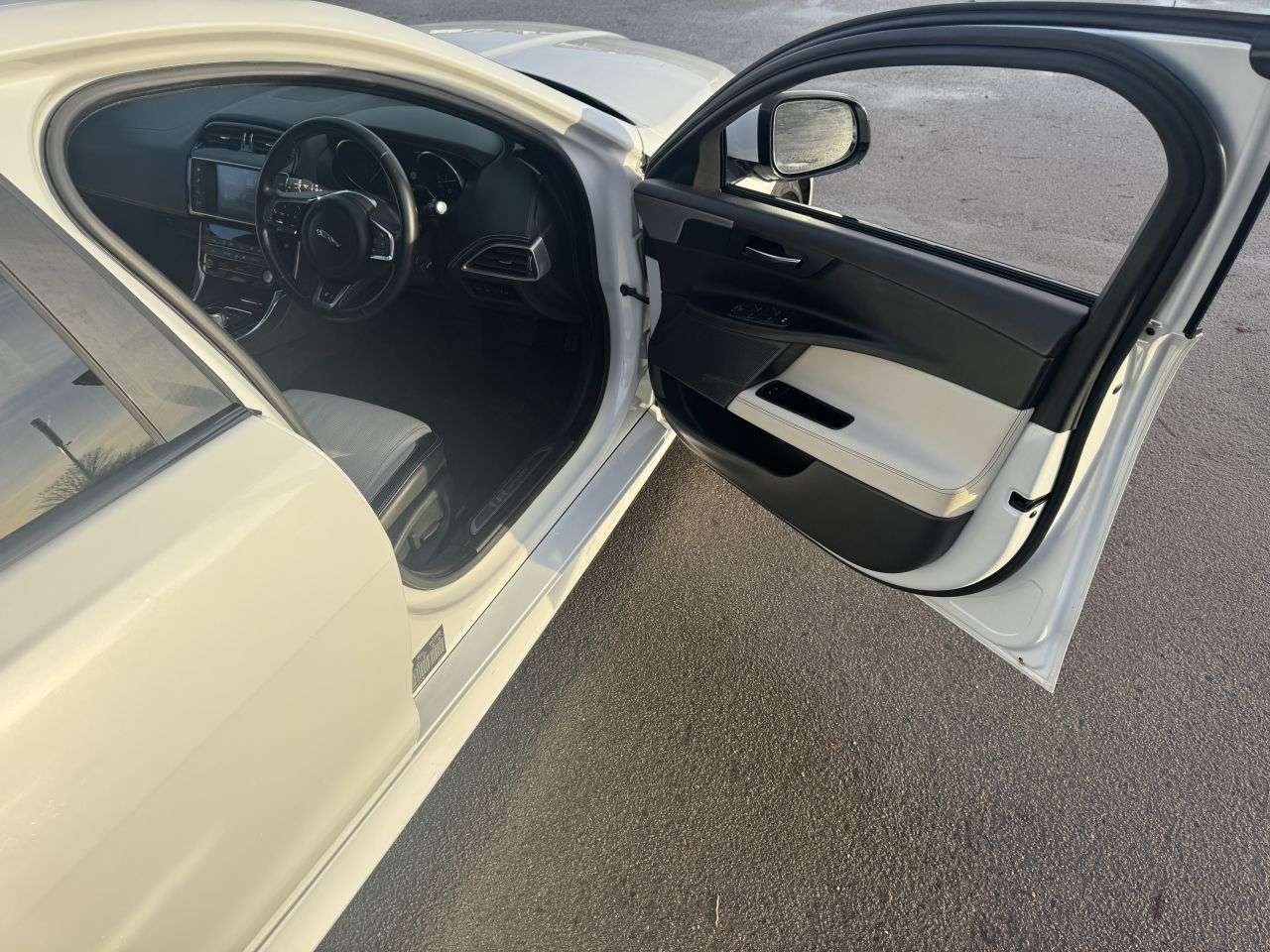 2016 JAGUAR XE 2016 JAGUAR XE