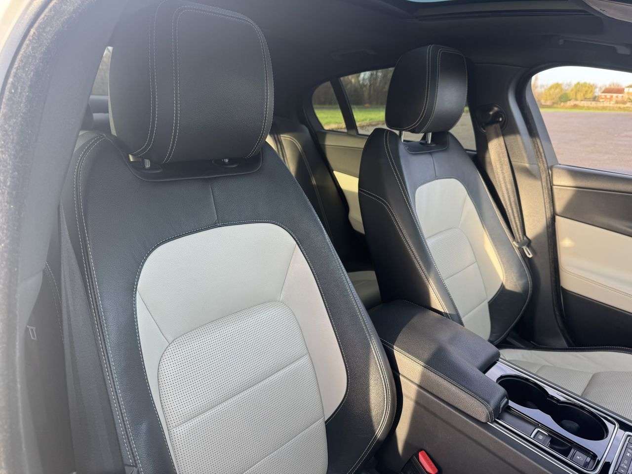 2016 JAGUAR XE 2016 JAGUAR XE