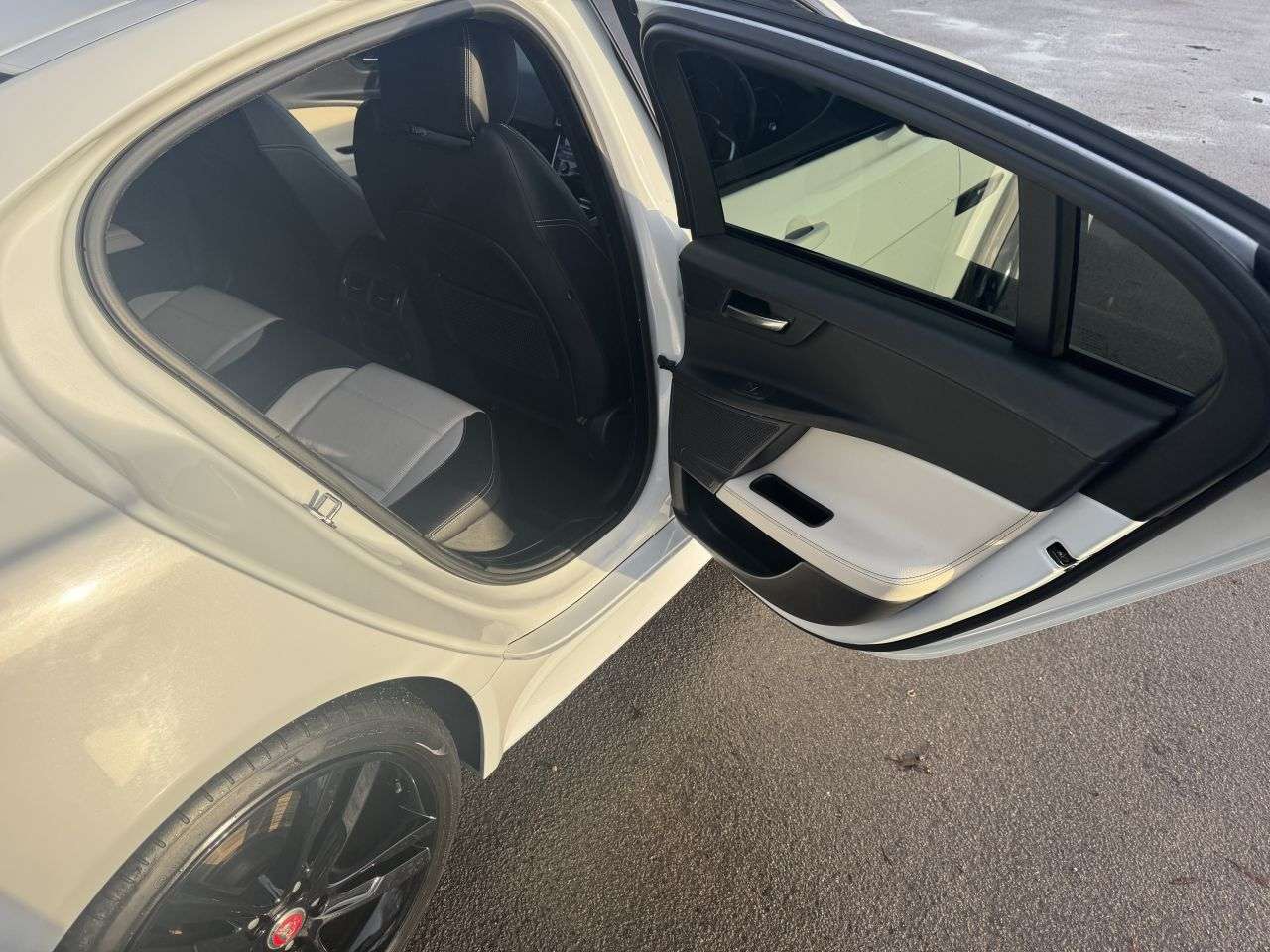 2016 JAGUAR XE 2016 JAGUAR XE