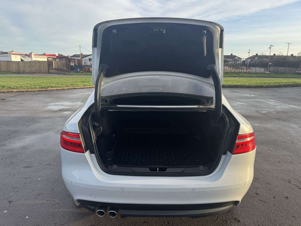 2016 JAGUAR XE 2016 JAGUAR XE