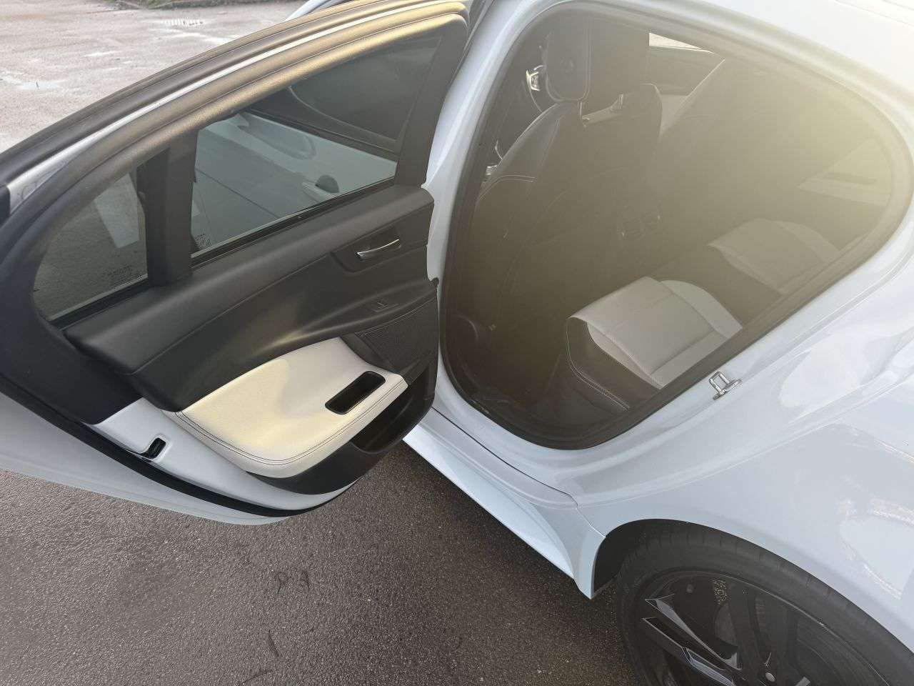 2016 JAGUAR XE 2016 JAGUAR XE