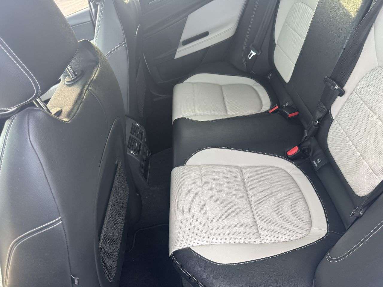 2016 JAGUAR XE 2016 JAGUAR XE