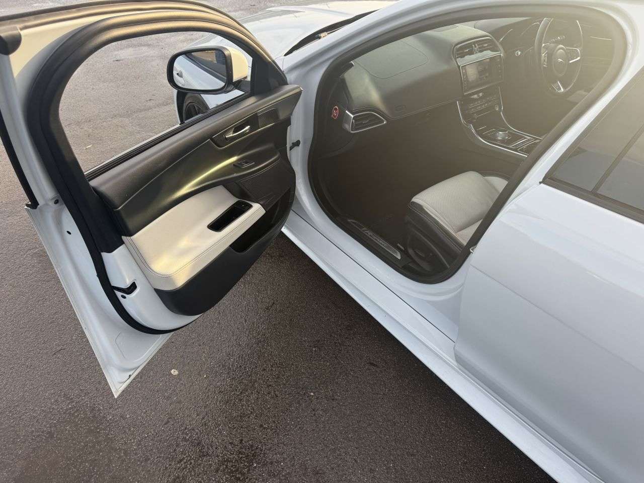 2016 JAGUAR XE 2016 JAGUAR XE