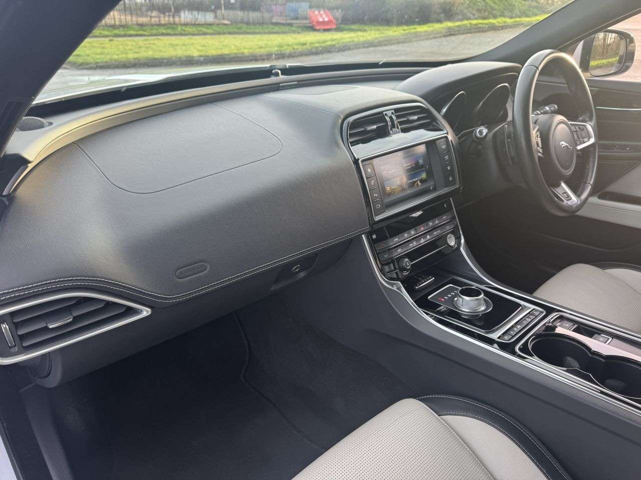 2016 JAGUAR XE 2016 JAGUAR XE