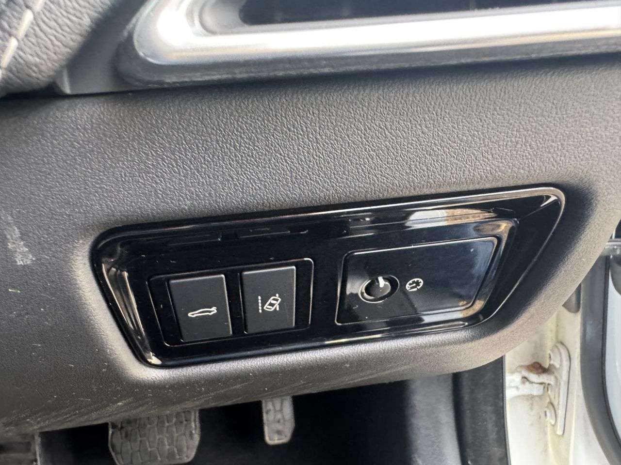 2016 JAGUAR XE 2016 JAGUAR XE