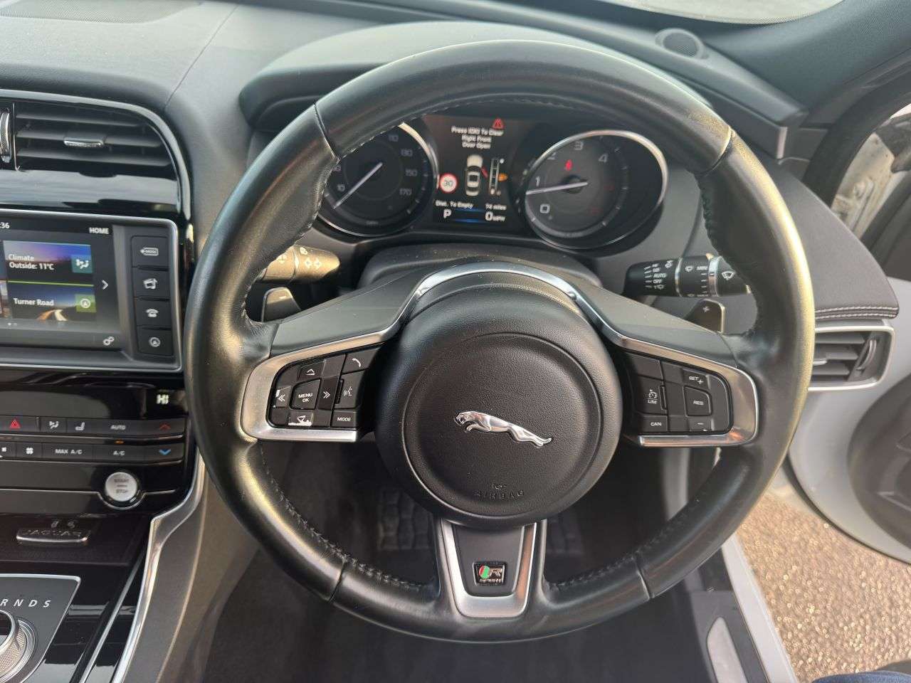 2016 JAGUAR XE 2016 JAGUAR XE