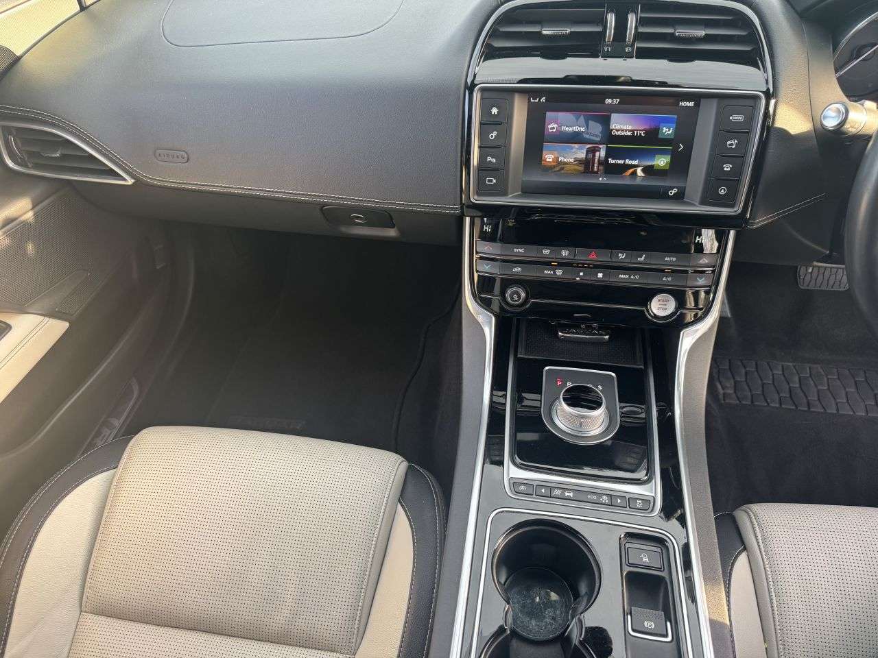 2016 JAGUAR XE 2016 JAGUAR XE