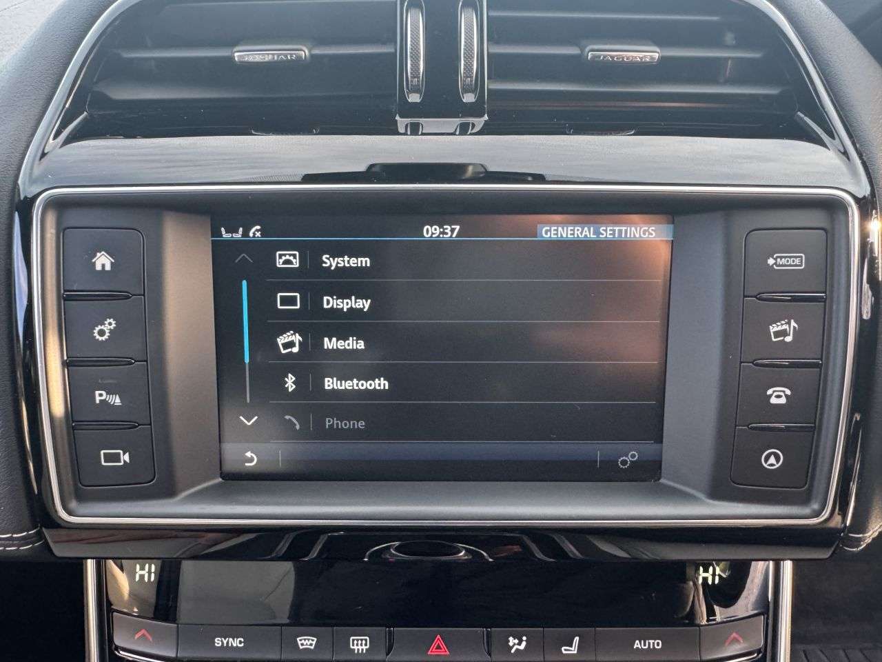 2016 JAGUAR XE 2016 JAGUAR XE