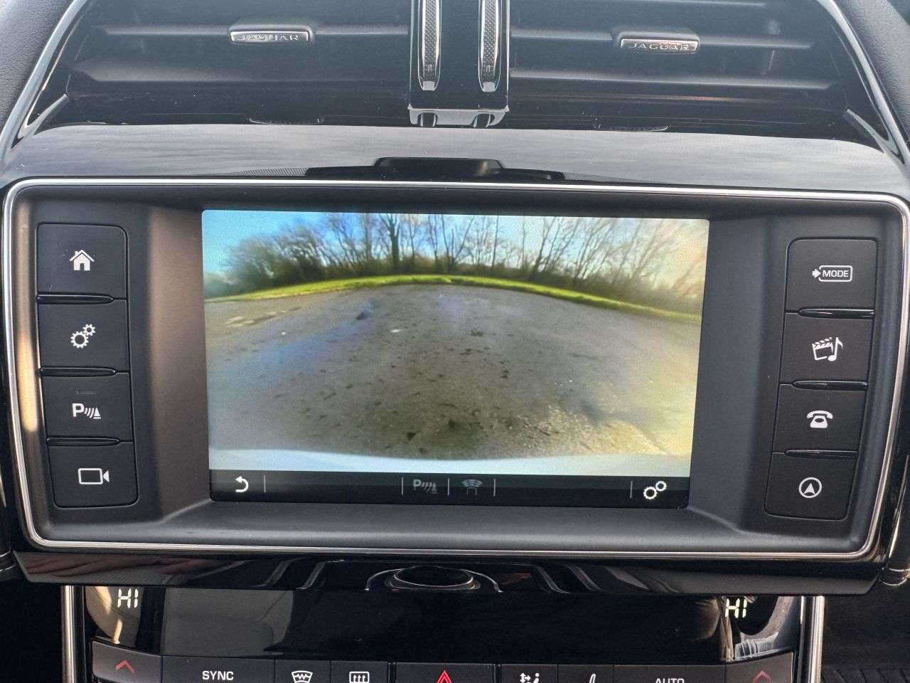 2016 JAGUAR XE 2016 JAGUAR XE