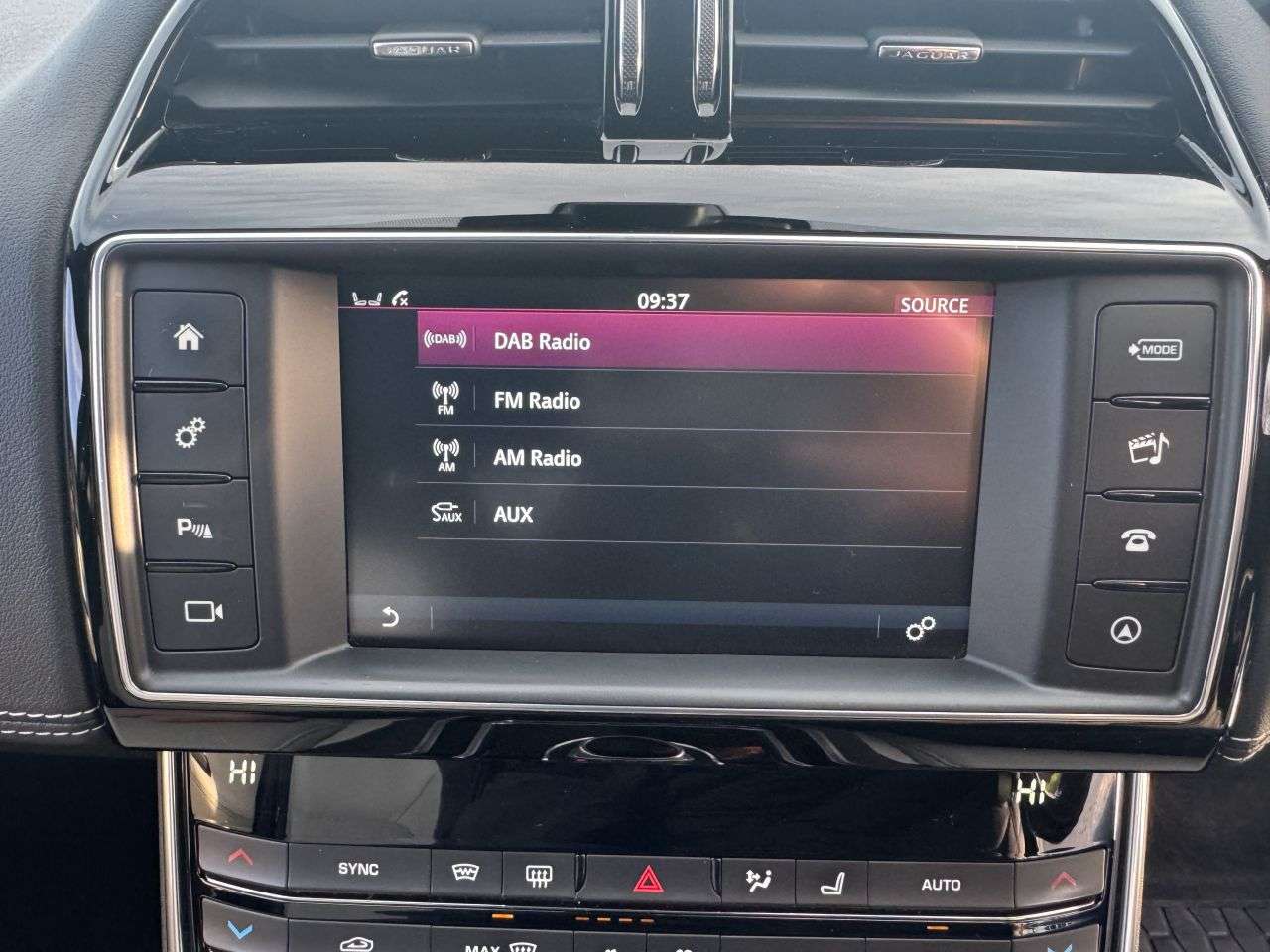 2016 JAGUAR XE 2016 JAGUAR XE