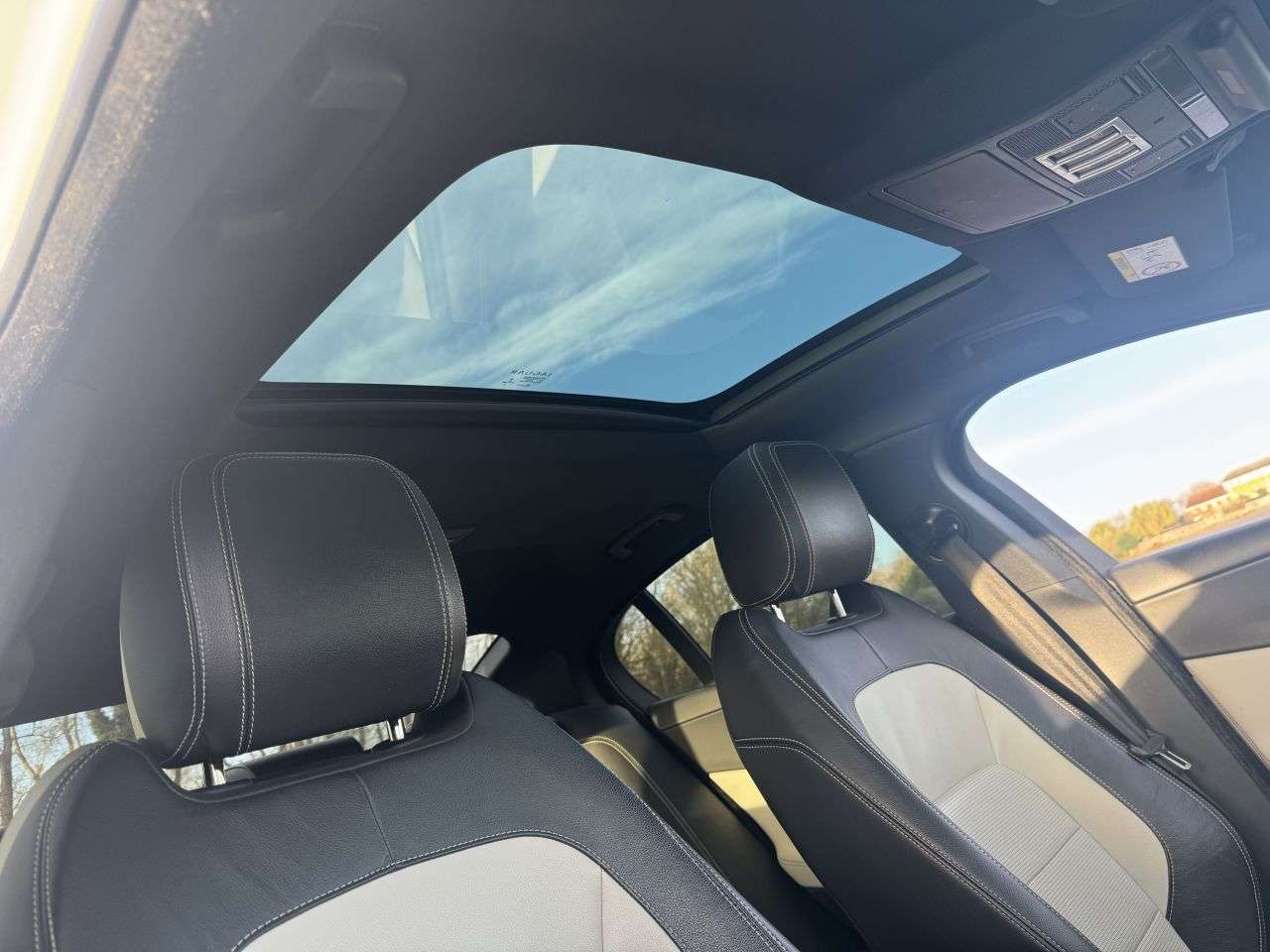 2016 JAGUAR XE 2016 JAGUAR XE