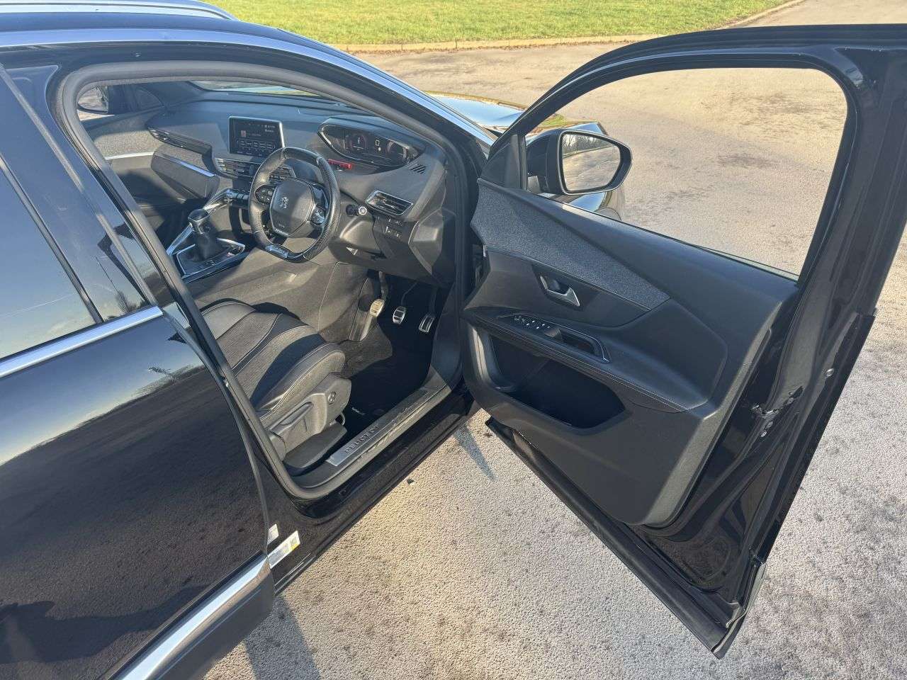 2018 PEUGEOT 3008 2018 PEUGEOT 3008