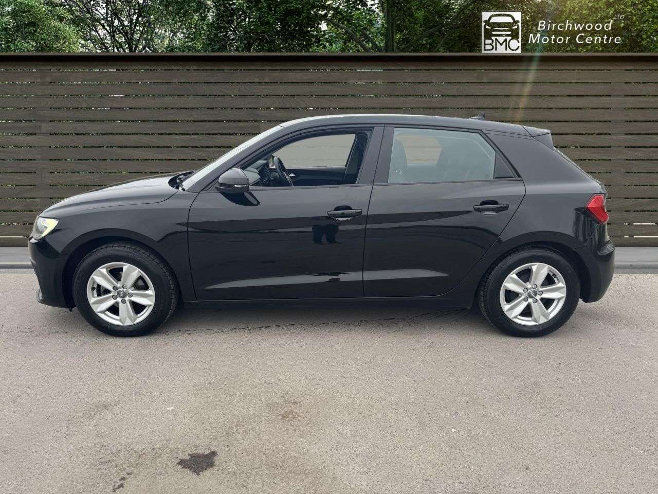 A 2019 AUDI A1 1.0 TFSI 25 SE Sportback 5dr Petrol Manual Euro 6 (s/s) (95 ps) FULL SERVIC A 2019 AUDI A1 1.0 TFSI 25 SE Sportback 5dr Petrol Manual Euro 6 (s/s) (95 ps) FULL SERVIC