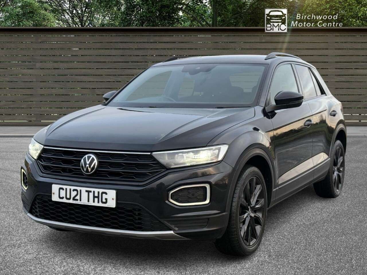 A 2021 VOLKSWAGEN T-ROC 1.0 TSI Black Edition SUV 5dr Petrol Manual Euro 6 (s/s) (110 ps) FULL SERV A 2021 VOLKSWAGEN T-ROC 1.0 TSI Black Edition SUV 5dr Petrol Manual Euro 6 (s/s) (110 ps) FULL SERV