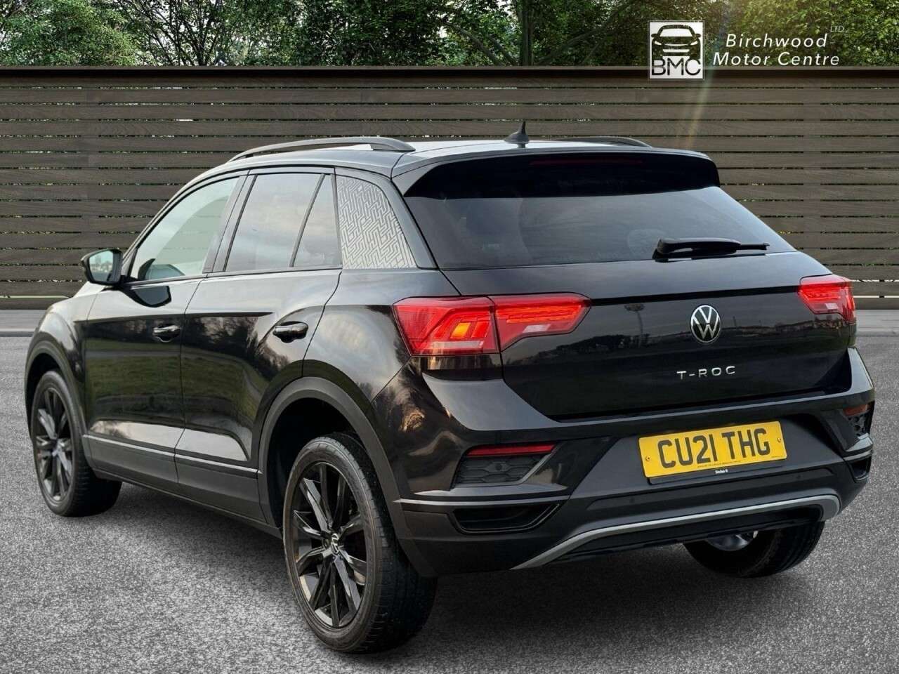 A 2021 VOLKSWAGEN T-ROC 1.0 TSI Black Edition SUV 5dr Petrol Manual Euro 6 (s/s) (110 ps) FULL SERV A 2021 VOLKSWAGEN T-ROC 1.0 TSI Black Edition SUV 5dr Petrol Manual Euro 6 (s/s) (110 ps) FULL SERV
