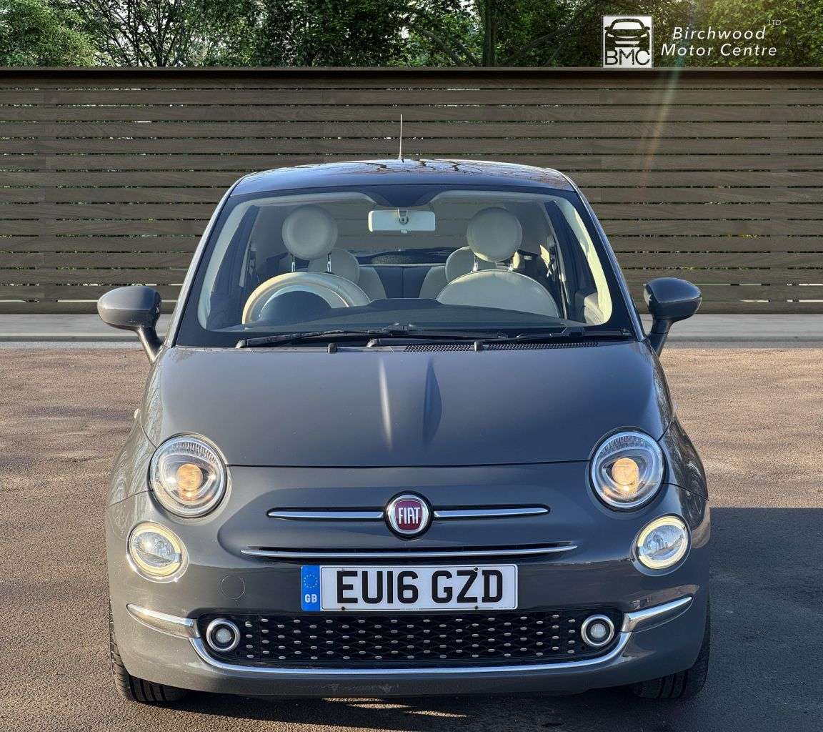 A 2016 FIAT 500 LOUNGE A 2016 FIAT 500 LOUNGE