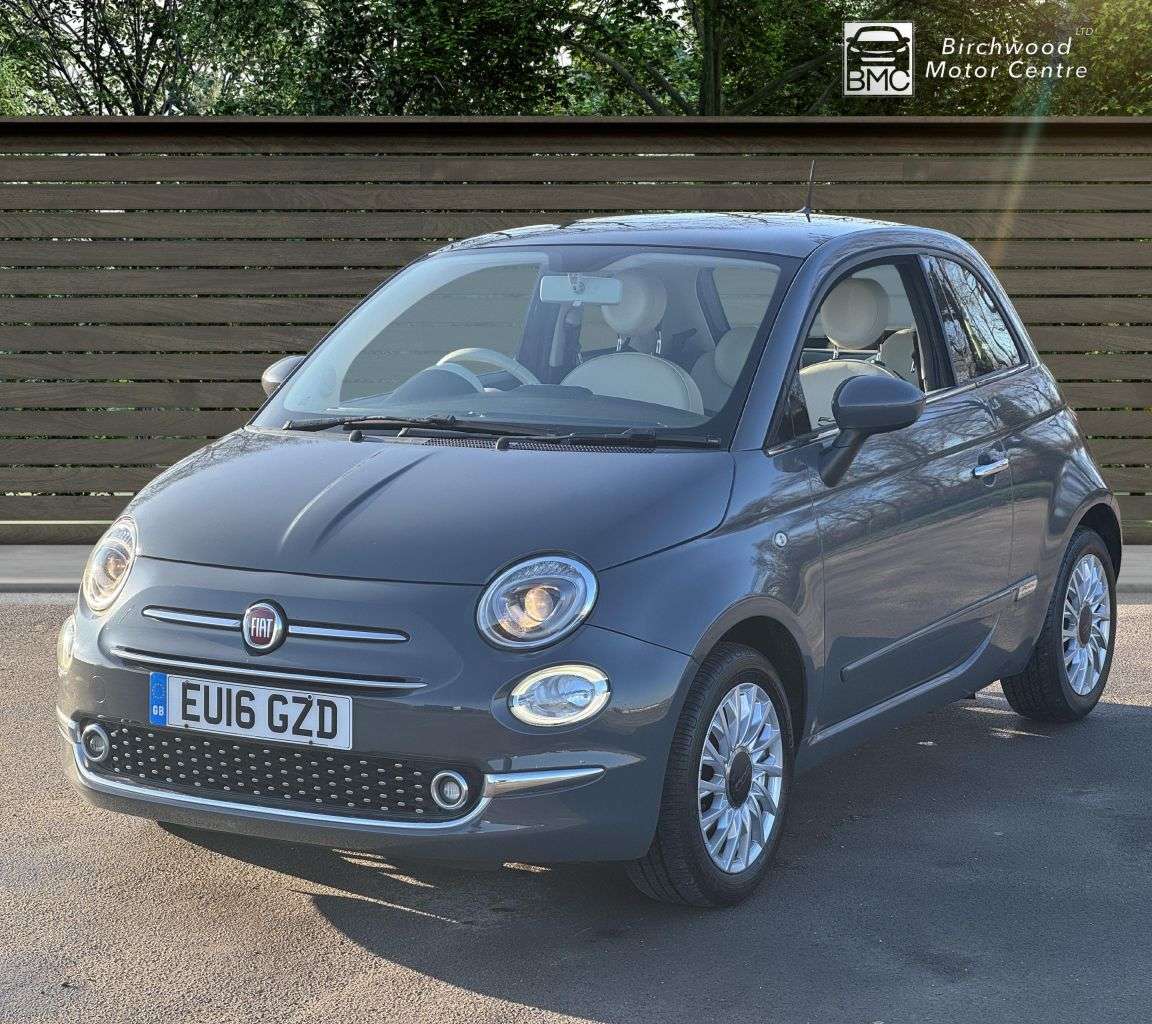 A 2016 FIAT 500 LOUNGE A 2016 FIAT 500 LOUNGE
