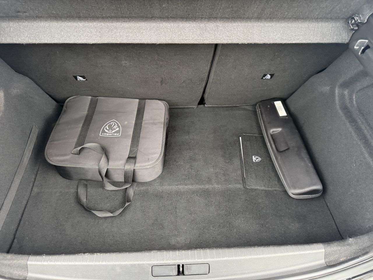 2022 PEUGEOT E-208 2022 PEUGEOT E-208