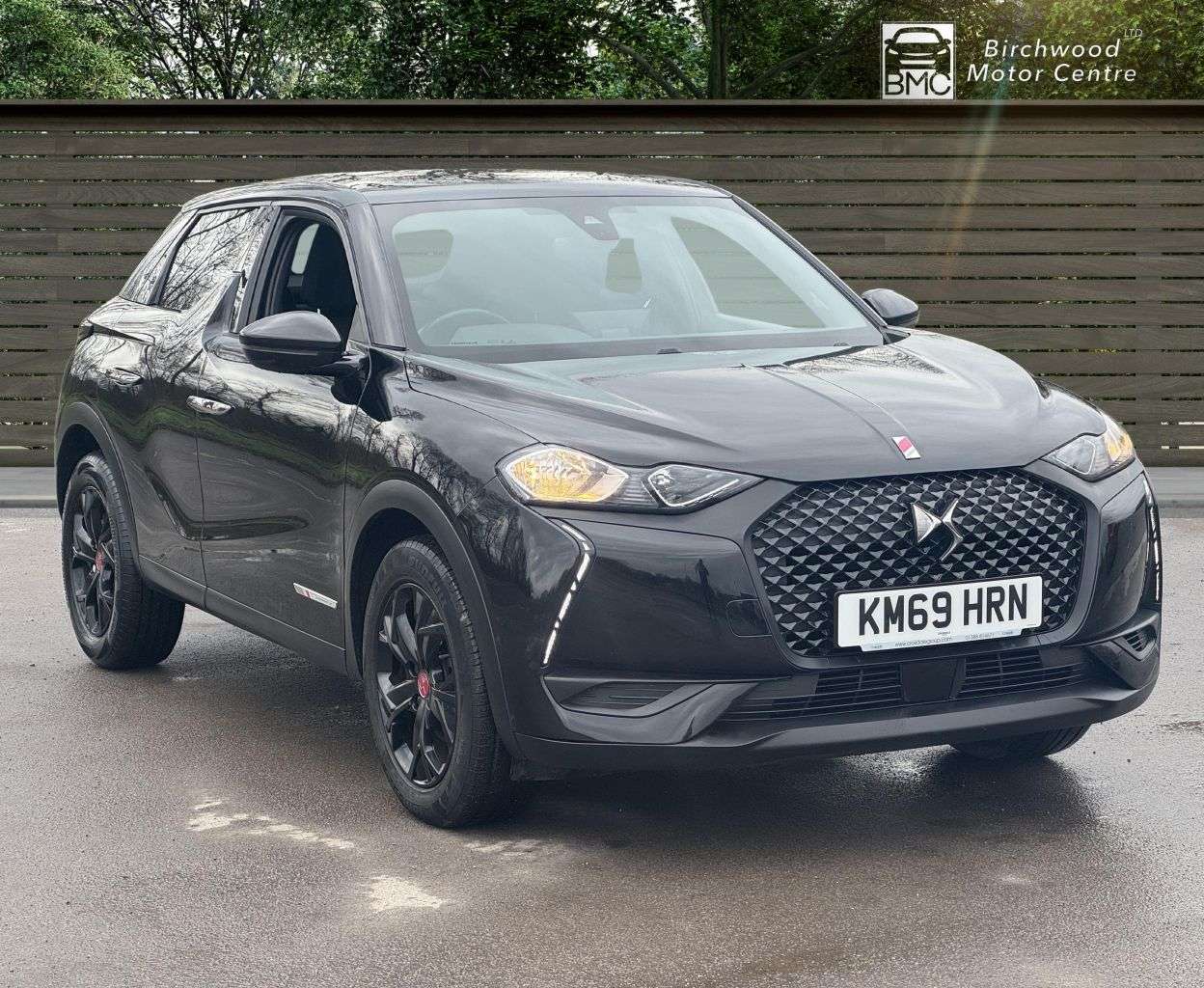 A 2019 DS AUTOMOBILES DS 3 CROSSBACK 1.2 PureTech Performance Line Crossback 5dr Petrol Manual Euro 6 (s/s) (100 A 2019 DS AUTOMOBILES DS 3 CROSSBACK 1.2 PureTech Performance Line Crossback 5dr Petrol Manual Euro 6 (s/s) (100