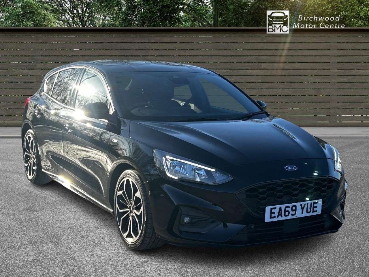 A 2019 FORD FOCUS 1.0T EcoBoost ST-Line X Hatchback 5dr Petrol Manual Euro 6 (s/s) (125 ps) S A 2019 FORD FOCUS 1.0T EcoBoost ST-Line X Hatchback 5dr Petrol Manual Euro 6 (s/s) (125 ps) S