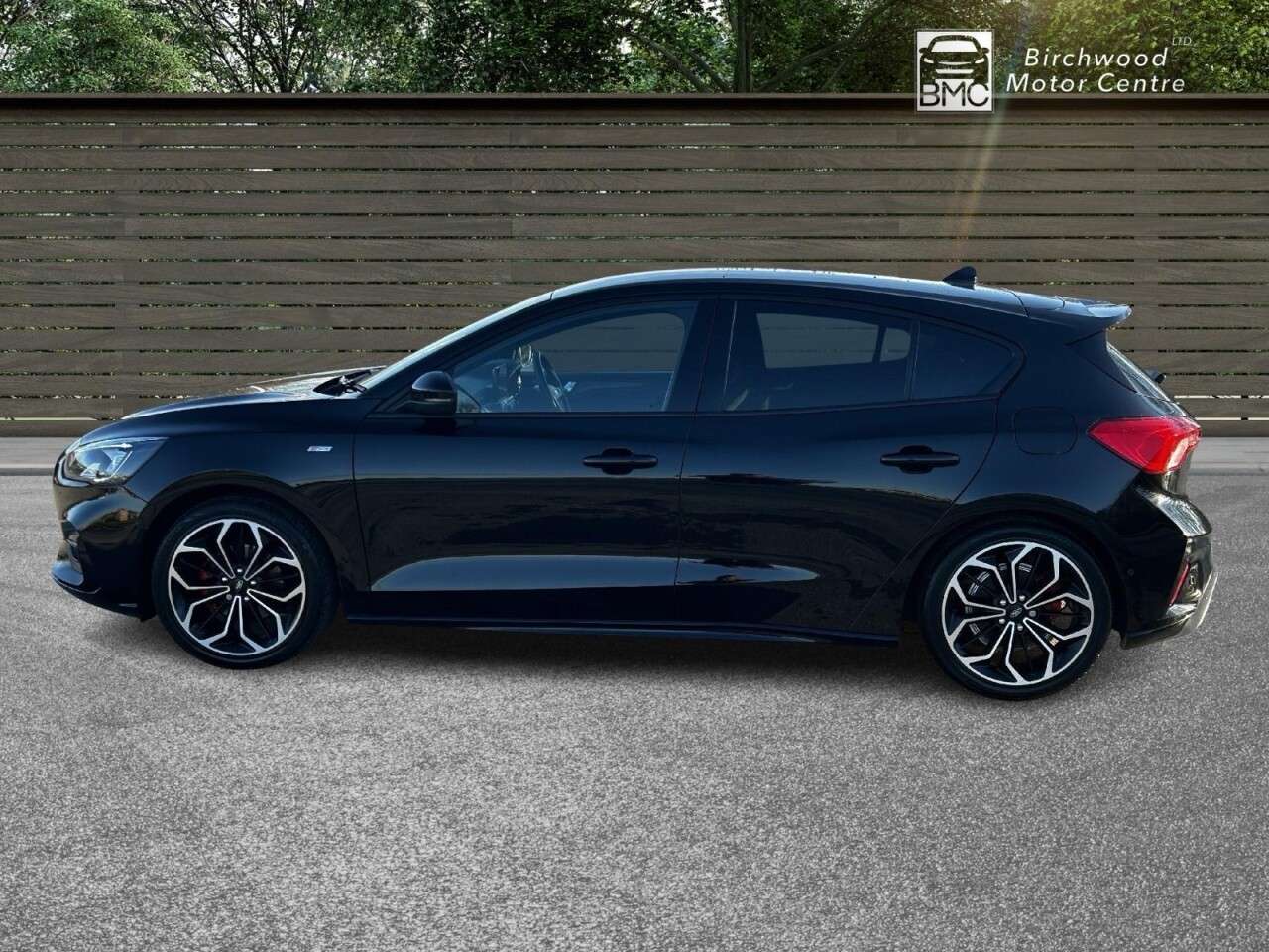 A 2019 FORD FOCUS 1.0T EcoBoost ST-Line X Hatchback 5dr Petrol Manual Euro 6 (s/s) (125 ps) S A 2019 FORD FOCUS 1.0T EcoBoost ST-Line X Hatchback 5dr Petrol Manual Euro 6 (s/s) (125 ps) S