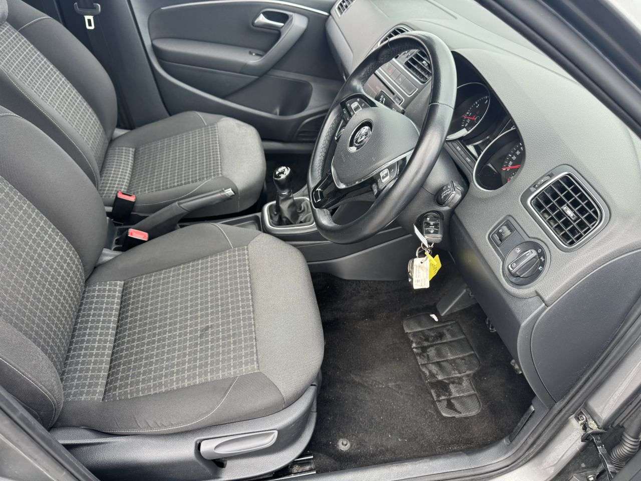 2015 VOLKSWAGEN POLO 2015 VOLKSWAGEN POLO