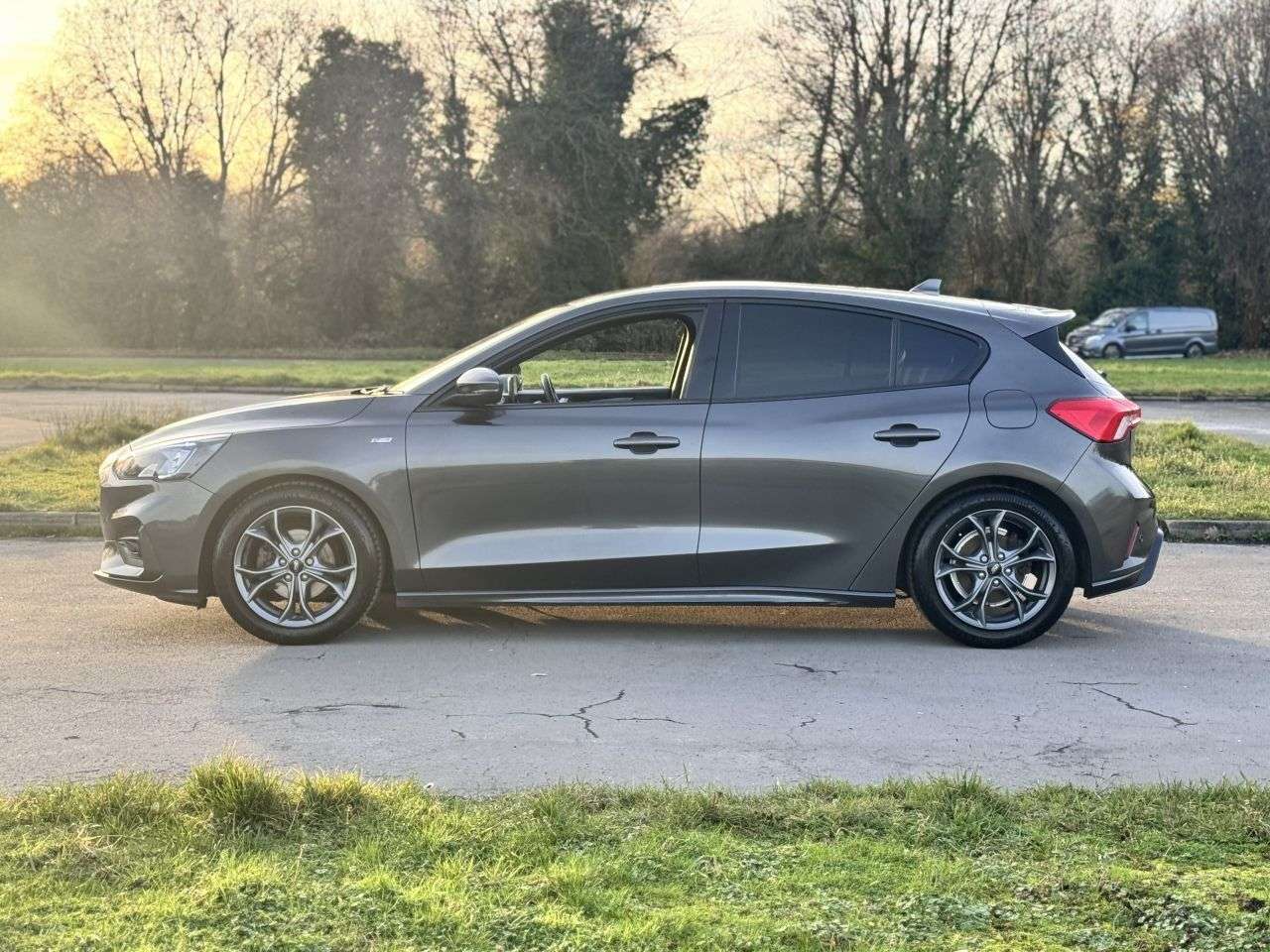 A 2020 FORD FOCUS 1.0T EcoBoost MHEV ST-Line Edition Hatchback 5dr Petrol Manual Euro 6 (s/s) A 2020 FORD FOCUS 1.0T EcoBoost MHEV ST-Line Edition Hatchback 5dr Petrol Manual Euro 6 (s/s)