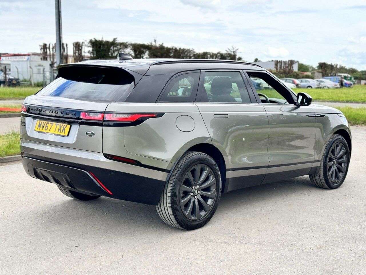2017 LAND ROVER RANGE ROVER VELAR 2017 LAND ROVER RANGE ROVER VELAR