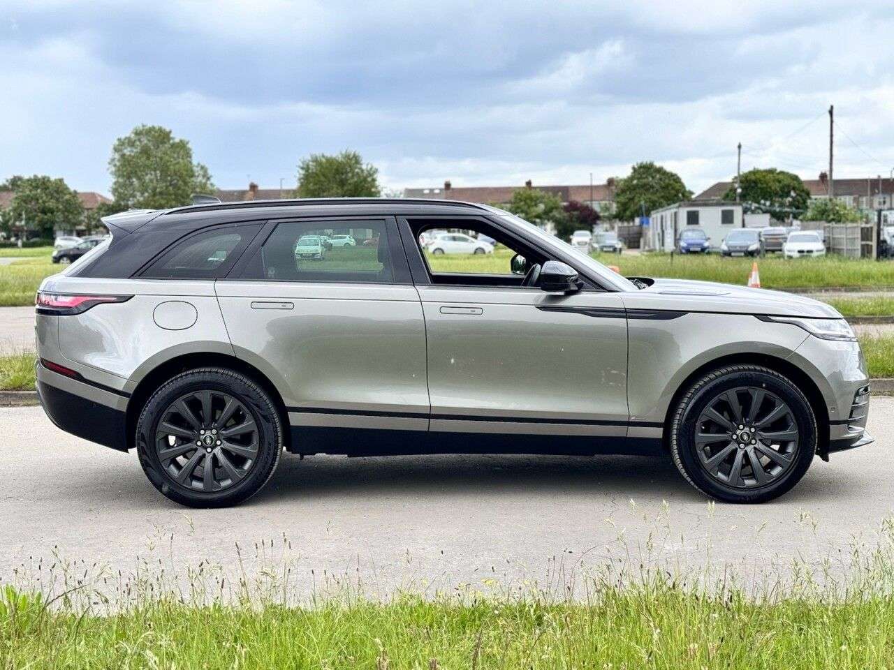 2017 LAND ROVER RANGE ROVER VELAR 2017 LAND ROVER RANGE ROVER VELAR