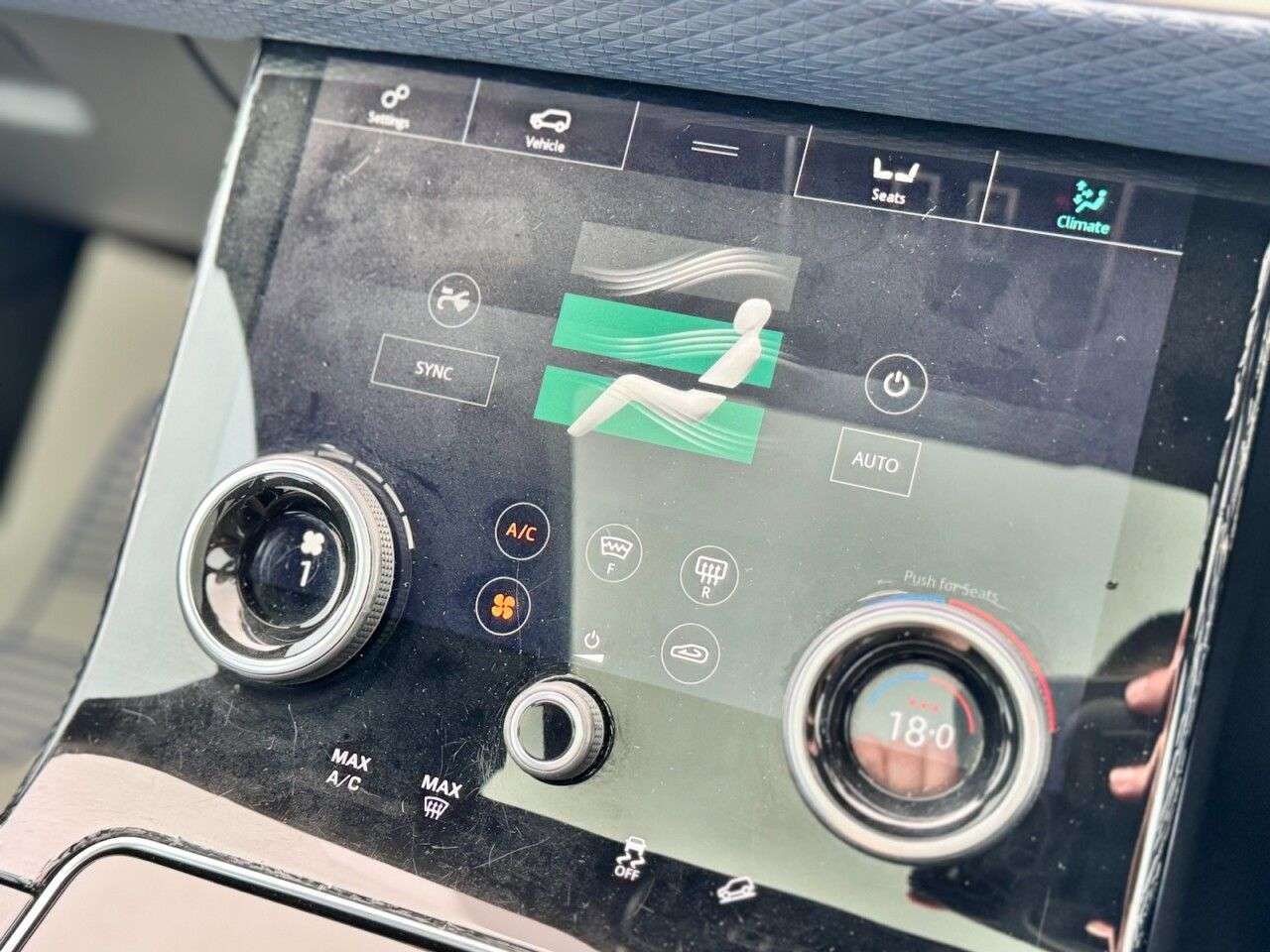 2017 LAND ROVER RANGE ROVER VELAR 2017 LAND ROVER RANGE ROVER VELAR