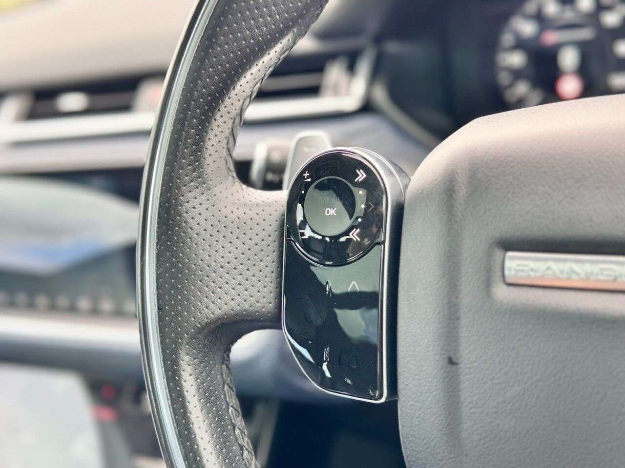 2017 LAND ROVER RANGE ROVER VELAR 2017 LAND ROVER RANGE ROVER VELAR