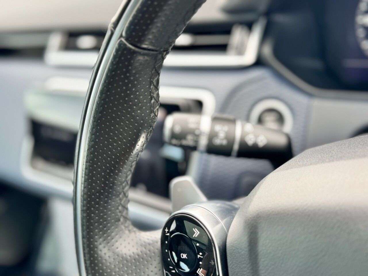 2017 LAND ROVER RANGE ROVER VELAR 2017 LAND ROVER RANGE ROVER VELAR