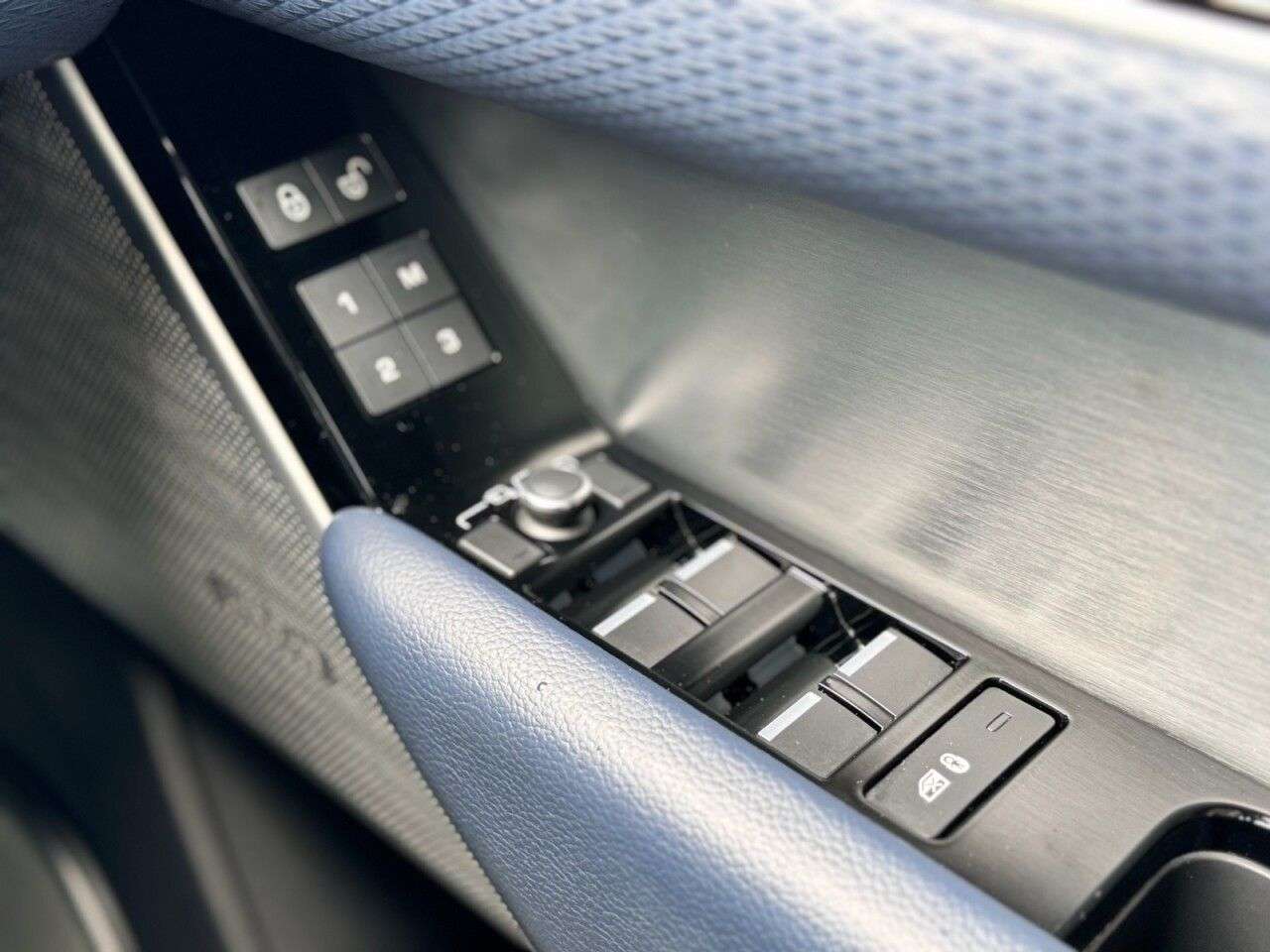 2017 LAND ROVER RANGE ROVER VELAR 2017 LAND ROVER RANGE ROVER VELAR