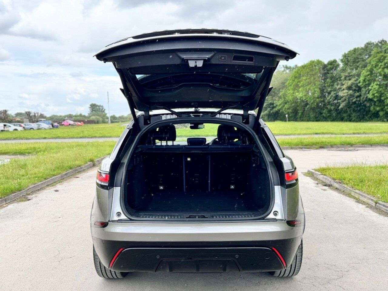 2017 LAND ROVER RANGE ROVER VELAR 2017 LAND ROVER RANGE ROVER VELAR