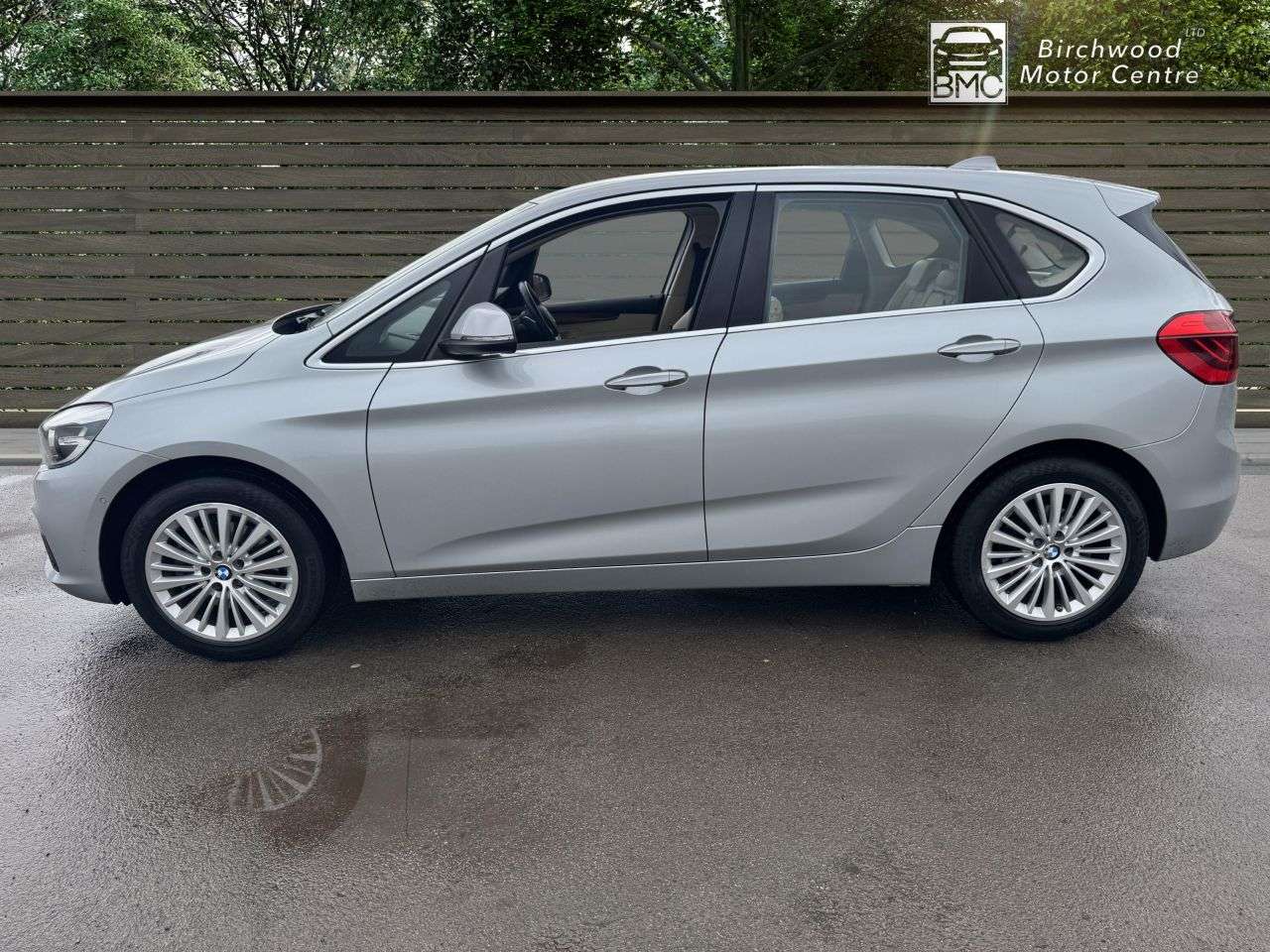 A 2015 BMW 2 SERIES ACTIVE TOURER 1.5 218i Luxury MPV 5dr Petrol Auto Euro 6 (s/s) (136 ps) SERVICE HISTORY A 2015 BMW 2 SERIES ACTIVE TOURER 1.5 218i Luxury MPV 5dr Petrol Auto Euro 6 (s/s) (136 ps) SERVICE HISTORY