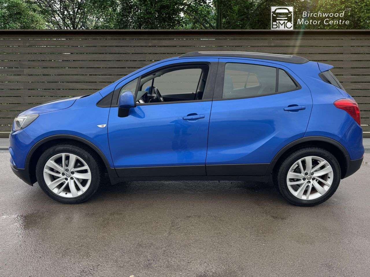 A 2018 VAUXHALL MOKKA X 1.4i Turbo Design Nav SUV 5dr Petrol Auto Euro 6 (140 ps) SERVICE HISTORY A 2018 VAUXHALL MOKKA X 1.4i Turbo Design Nav SUV 5dr Petrol Auto Euro 6 (140 ps) SERVICE HISTORY