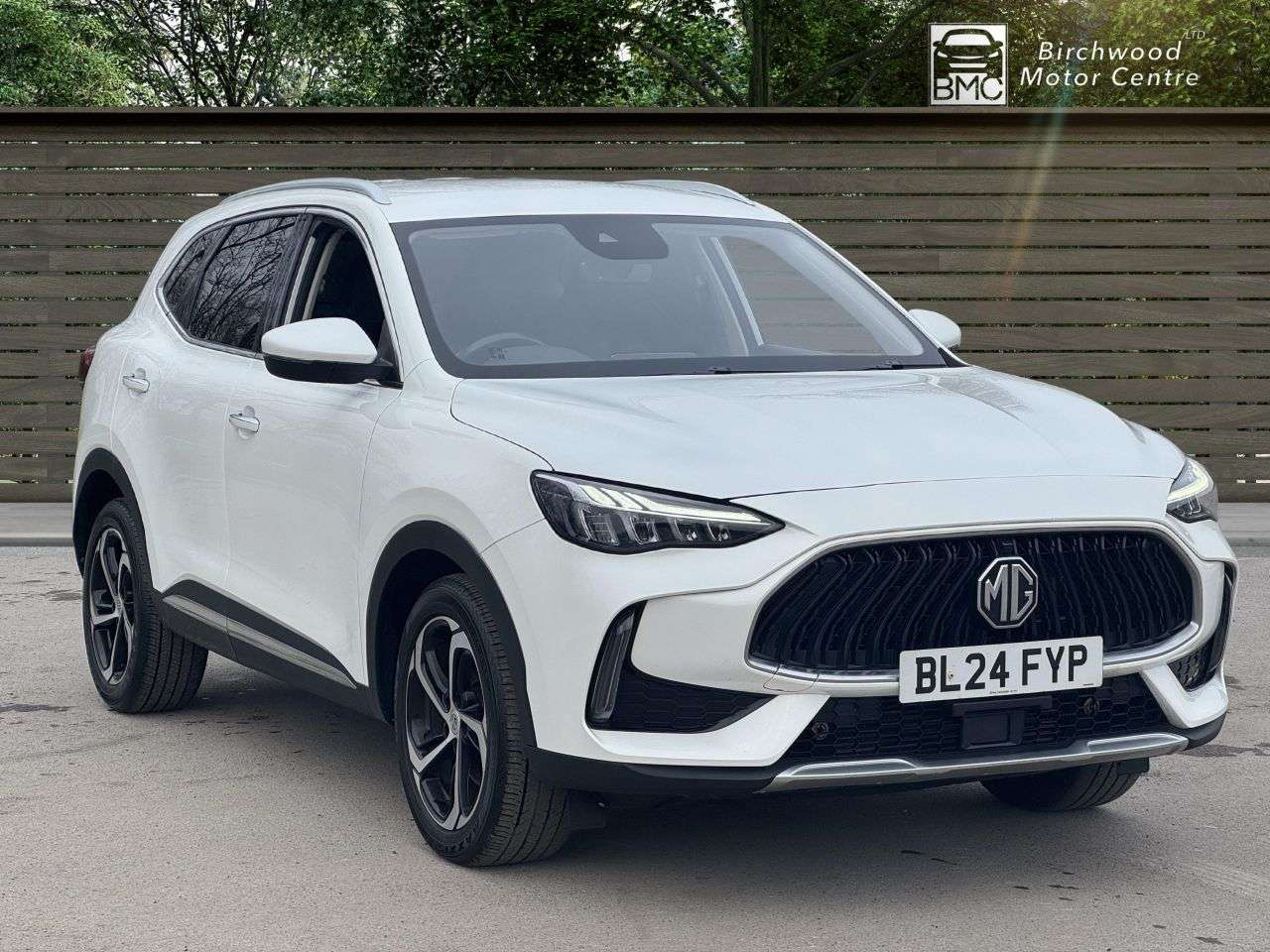 A 2024 MG MG HS 1.5 T-GDI Trophy SUV 5dr Petrol DCT Euro 6 (s/s) (162 ps) FULL SERVICE HIST A 2024 MG MG HS 1.5 T-GDI Trophy SUV 5dr Petrol DCT Euro 6 (s/s) (162 ps) FULL SERVICE HIST