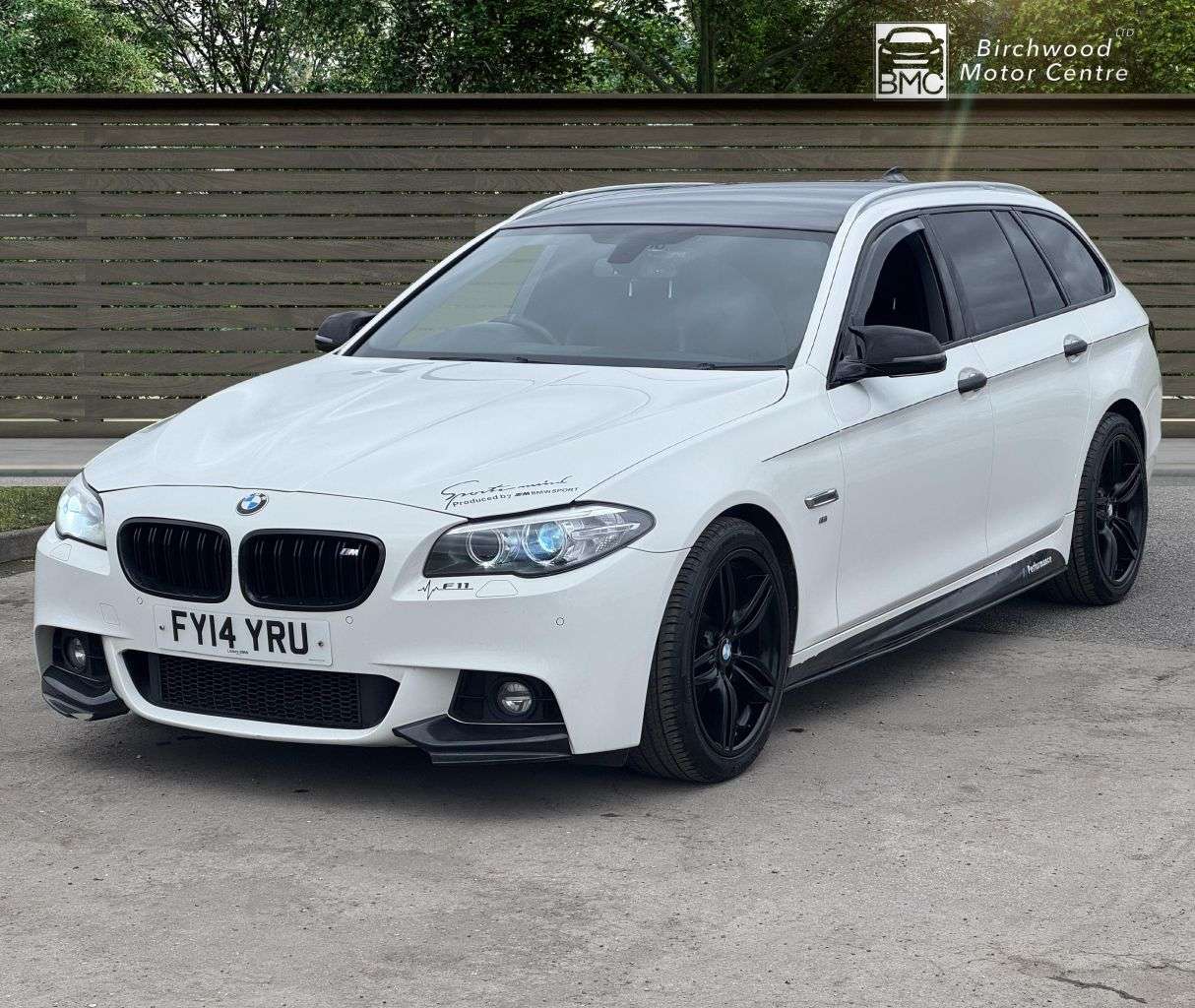 A 2014 BMW 5 SERIES 2.0 520d M Sport Touring 5dr Diesel Auto Euro 6 (s/s) (184 ps) A 2014 BMW 5 SERIES 2.0 520d M Sport Touring 5dr Diesel Auto Euro 6 (s/s) (184 ps)