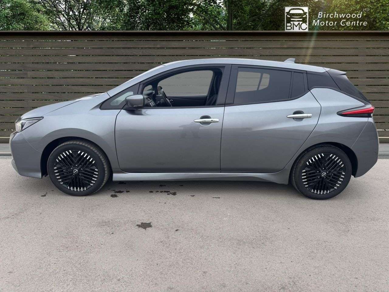 A 2022 NISSAN LEAF 39kWh N-Connecta Hatchback 5dr Electric Auto (150 ps) SERVICE HISTORY A 2022 NISSAN LEAF 39kWh N-Connecta Hatchback 5dr Electric Auto (150 ps) SERVICE HISTORY