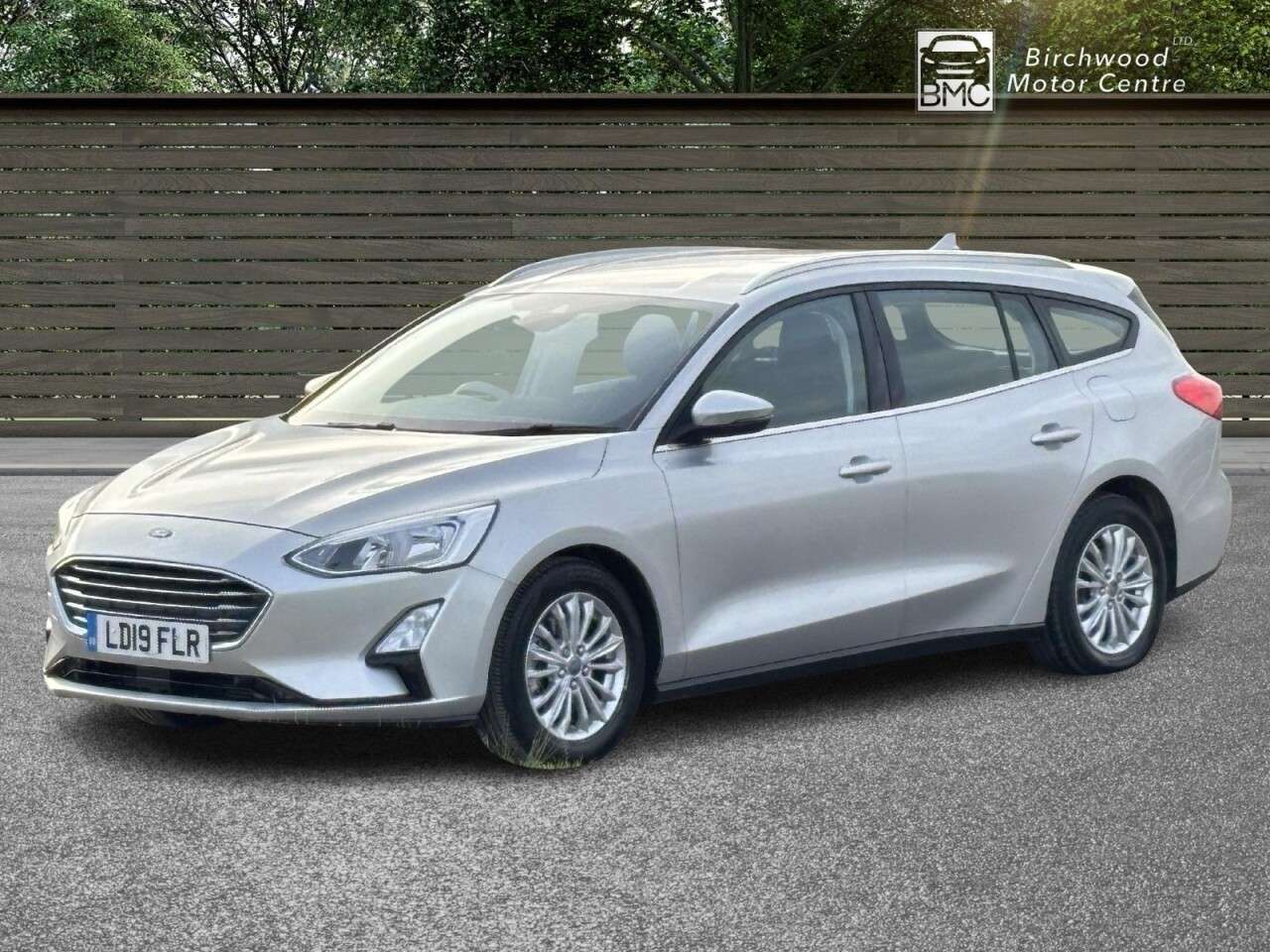 A 2019 FORD FOCUS 1.0T EcoBoost Titanium Estate 5dr Petrol Manual Euro 6 (s/s) (125 ps) SERVI A 2019 FORD FOCUS 1.0T EcoBoost Titanium Estate 5dr Petrol Manual Euro 6 (s/s) (125 ps) SERVI
