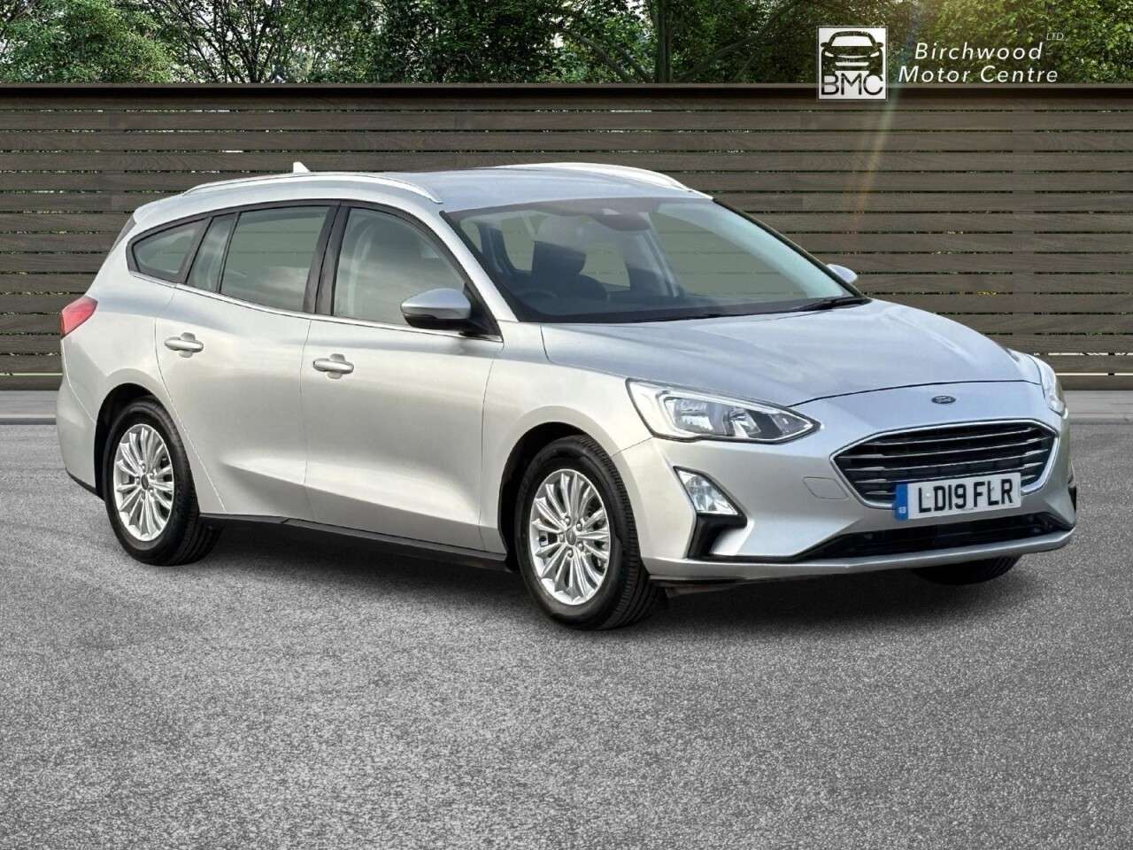 A 2019 FORD FOCUS 1.0T EcoBoost Titanium Estate 5dr Petrol Manual Euro 6 (s/s) (125 ps) SERVI A 2019 FORD FOCUS 1.0T EcoBoost Titanium Estate 5dr Petrol Manual Euro 6 (s/s) (125 ps) SERVI
