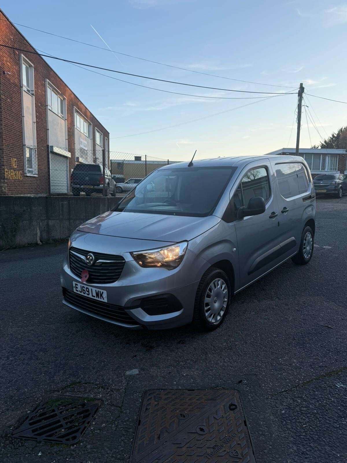 A 2019 VAUXHALL COMBO 1.2 Turbo 2000 Sportive Panel Van 4dr Petrol Manual L1 H1 Euro 6 (s/s) (110 A 2019 VAUXHALL COMBO 1.2 Turbo 2000 Sportive Panel Van 4dr Petrol Manual L1 H1 Euro 6 (s/s) (110